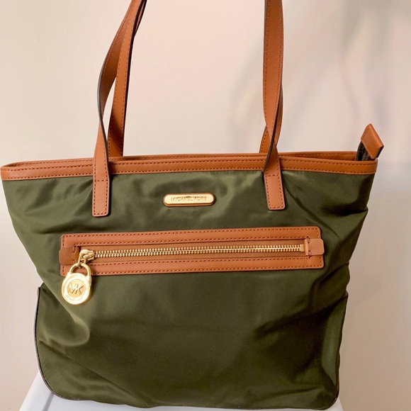 hunter green michael kors bag